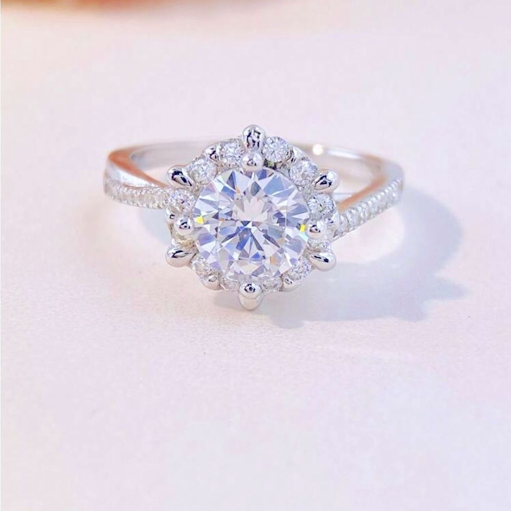 Round Halo Diamond Simulate Ring 6